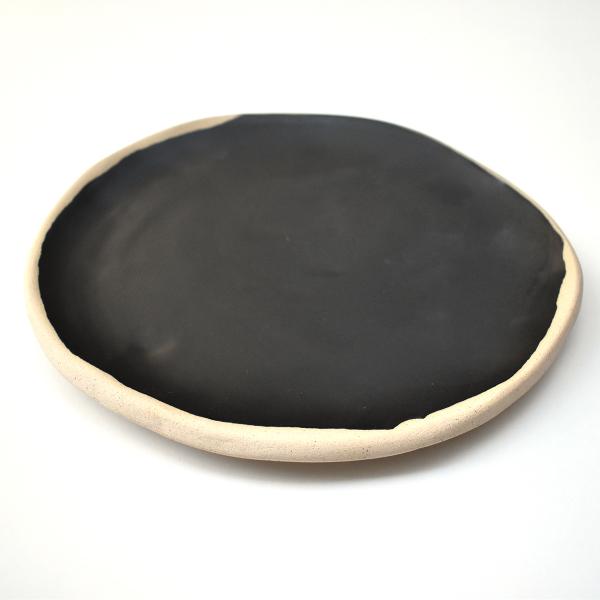 Plate Irregular Beige-Black