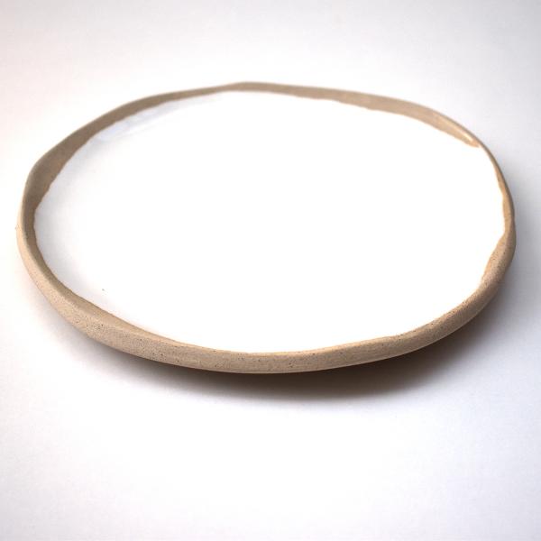 Plate Irregular Beige-White